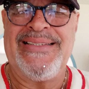 Meet your Posher, Efrain